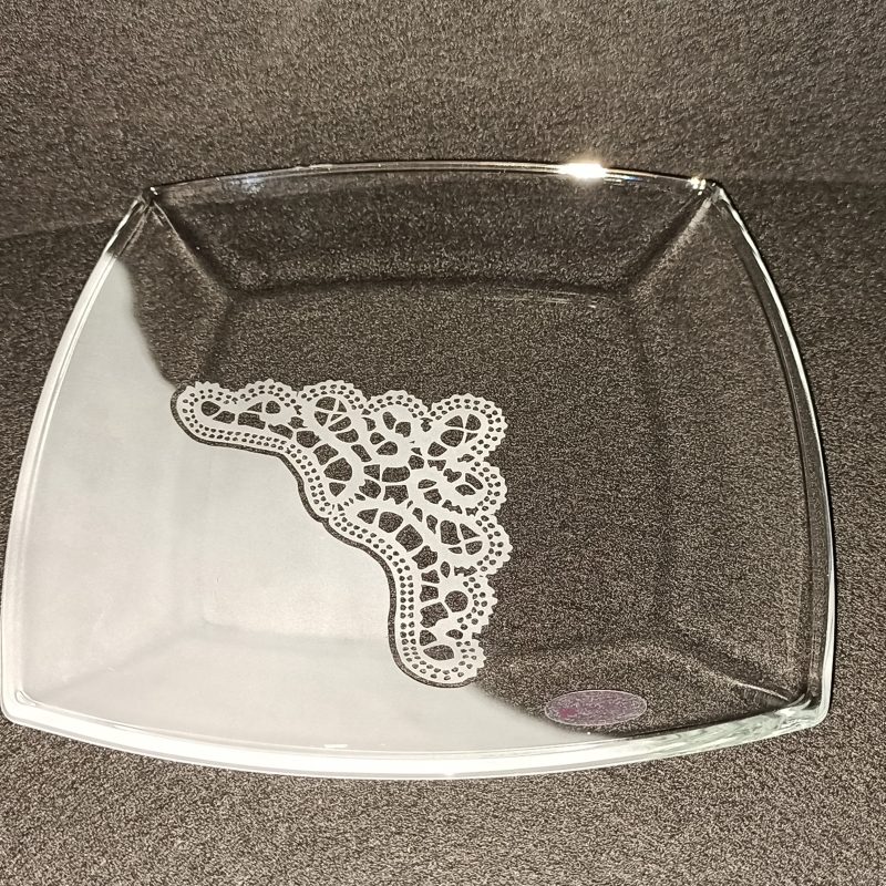 Krožnik s čipko (različne velikosti)