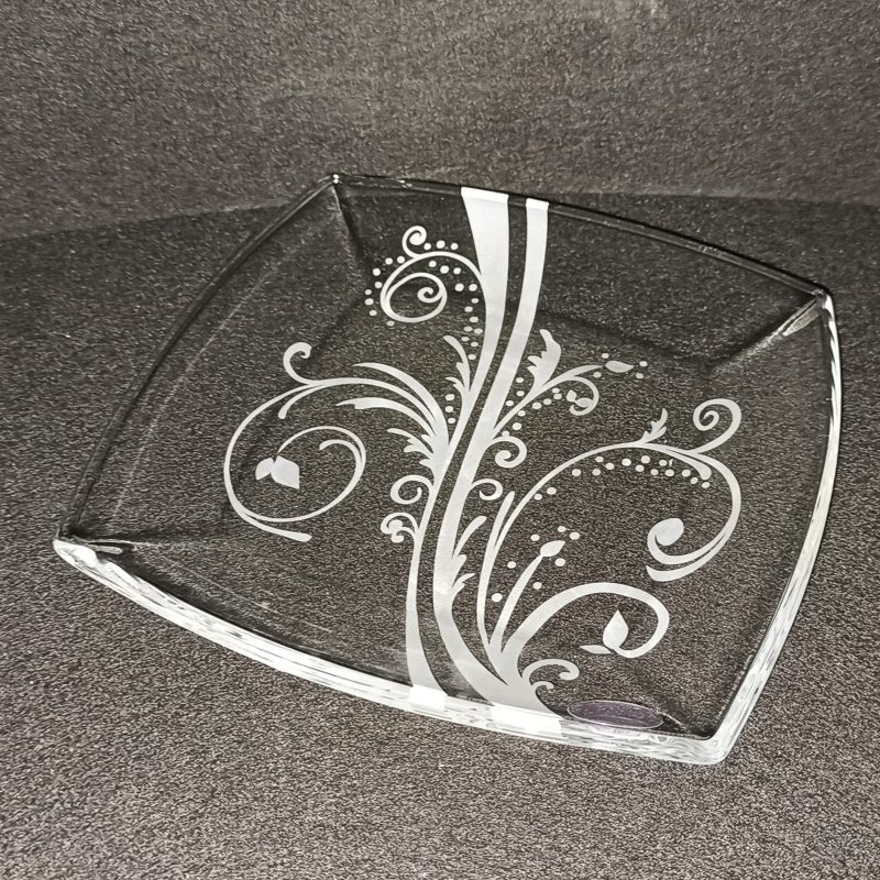 Krožnik 19 x 19 cm - različni vzorci