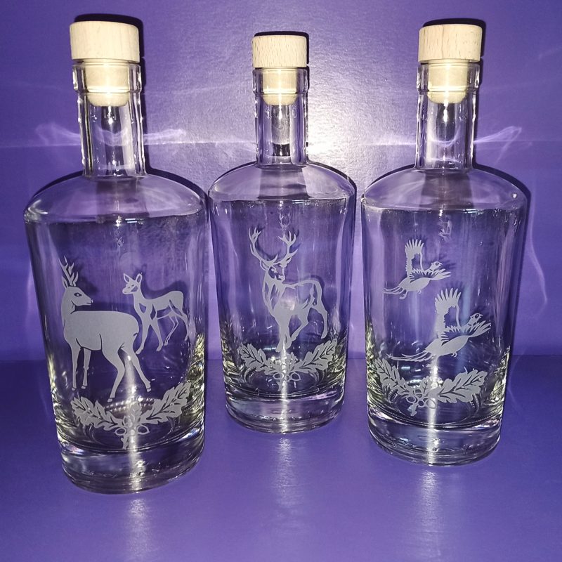 Steklenica 0,7l z lovskim vzorcem - okrogla